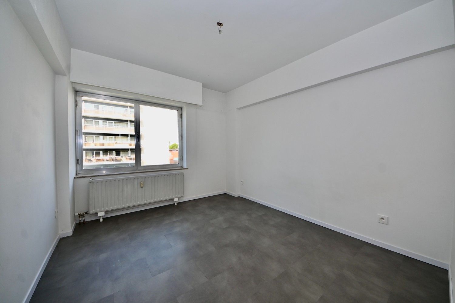 Instapklaar appartement met 2 slaapkamers en garage. foto 11