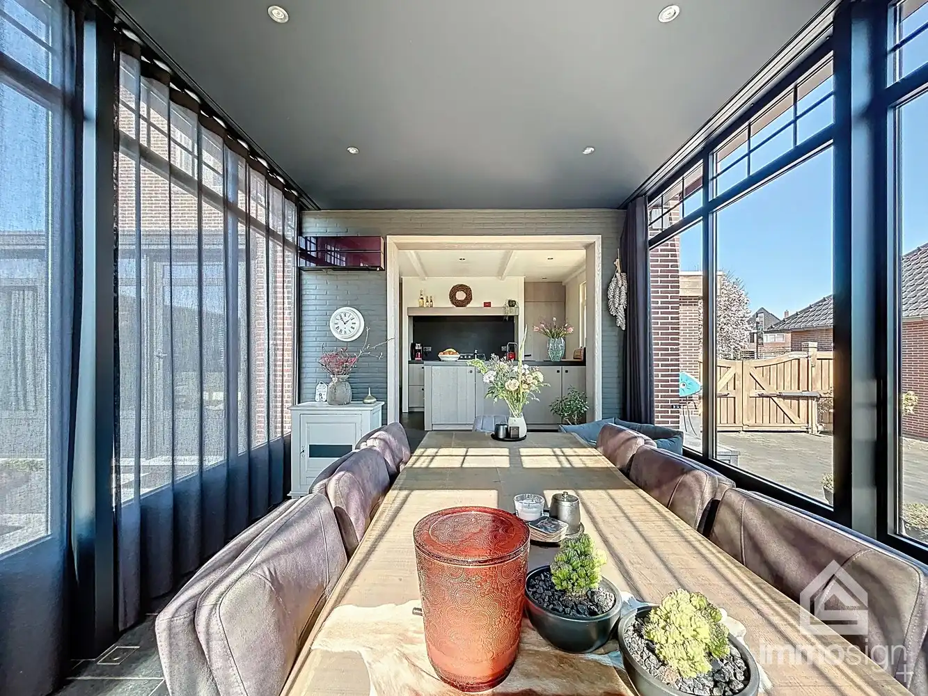 Exclusieve woning voorzien van dubbele garage en bedrijfshal op de Nederlandse grens foto 9