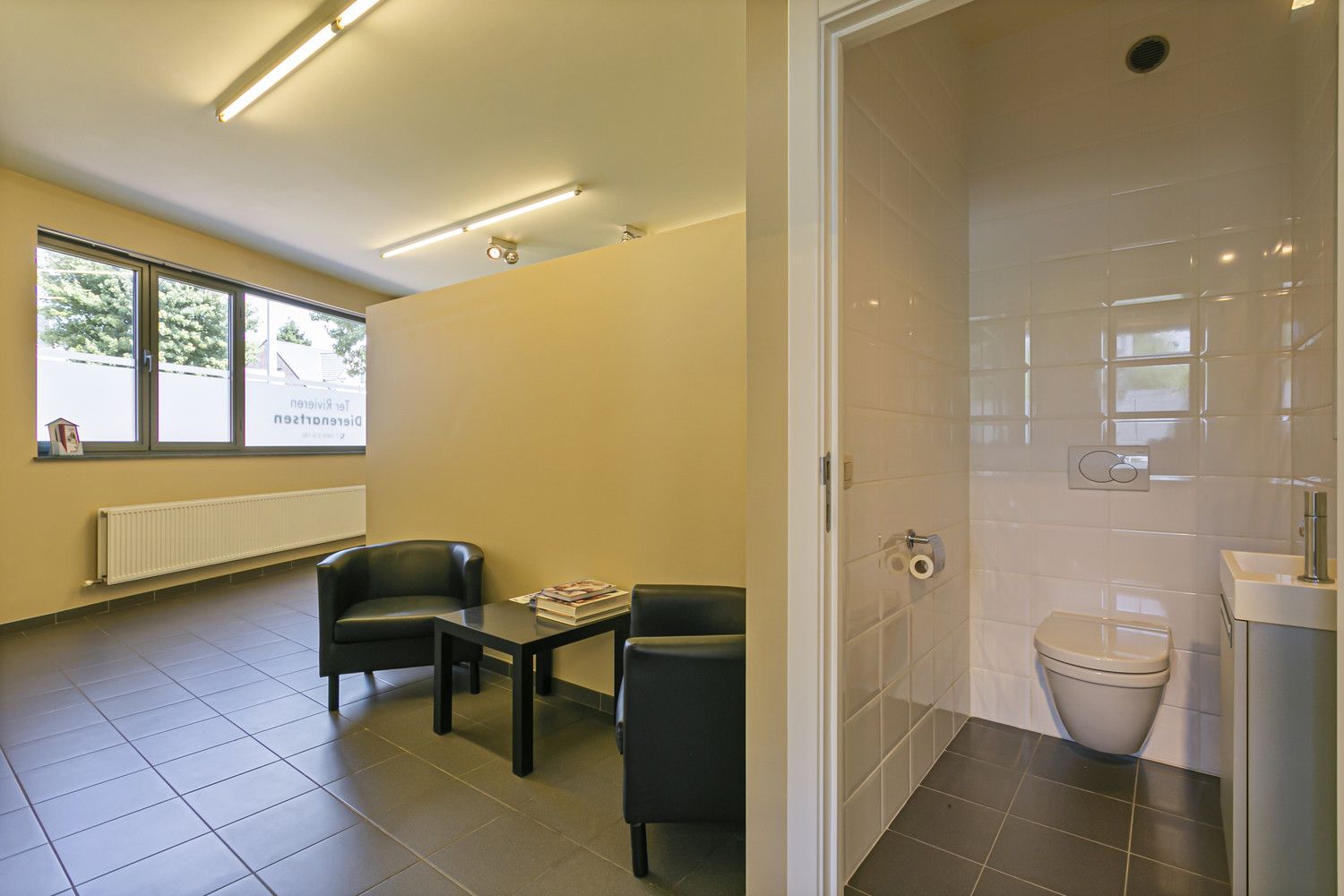 Praktijkruimte, kantoor of APP met 2 parkings! foto 6