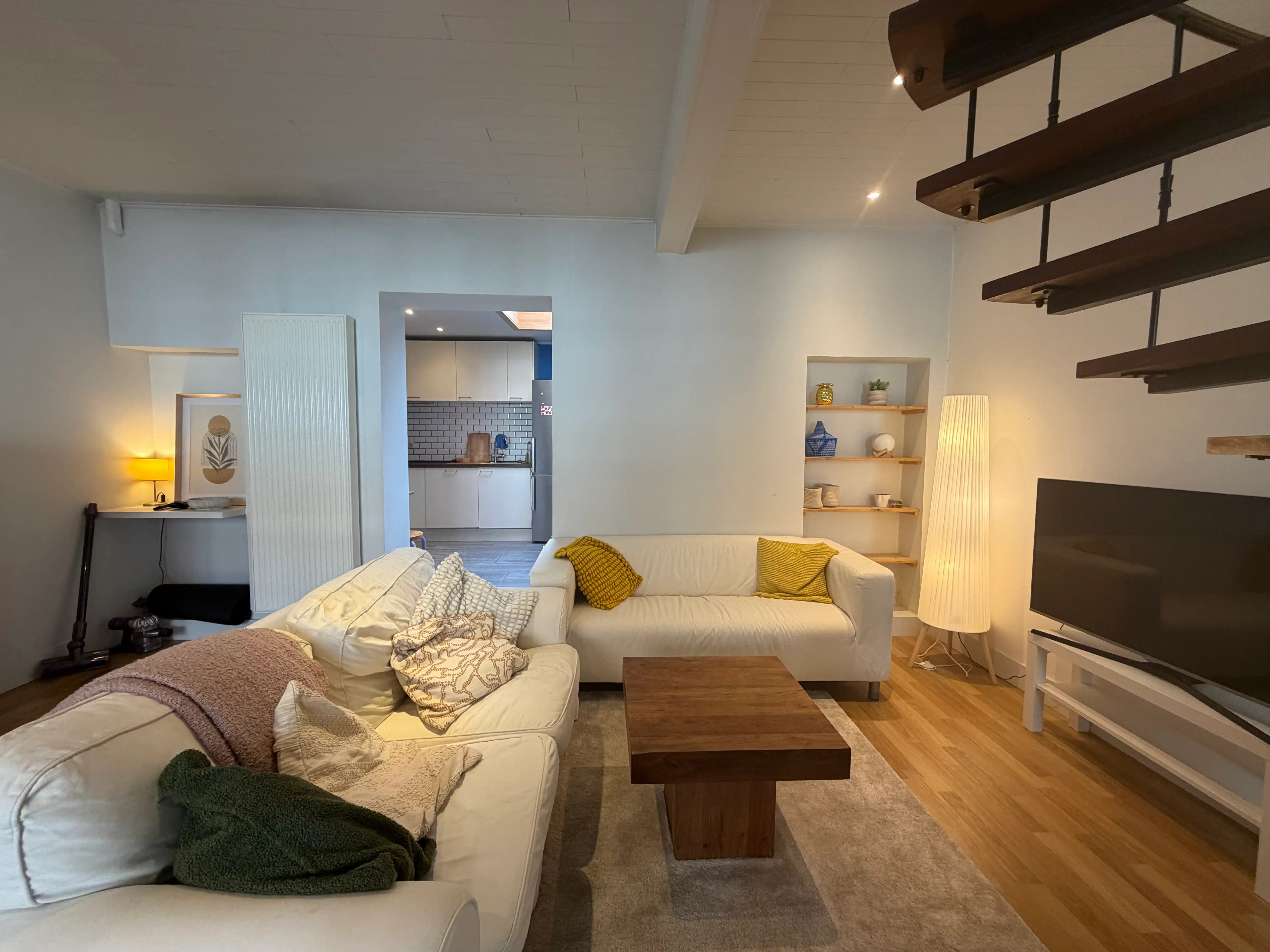 KAMER te huur in aangename CO-HOUSING op toplocatie in Gent foto {{pictureIndex}}