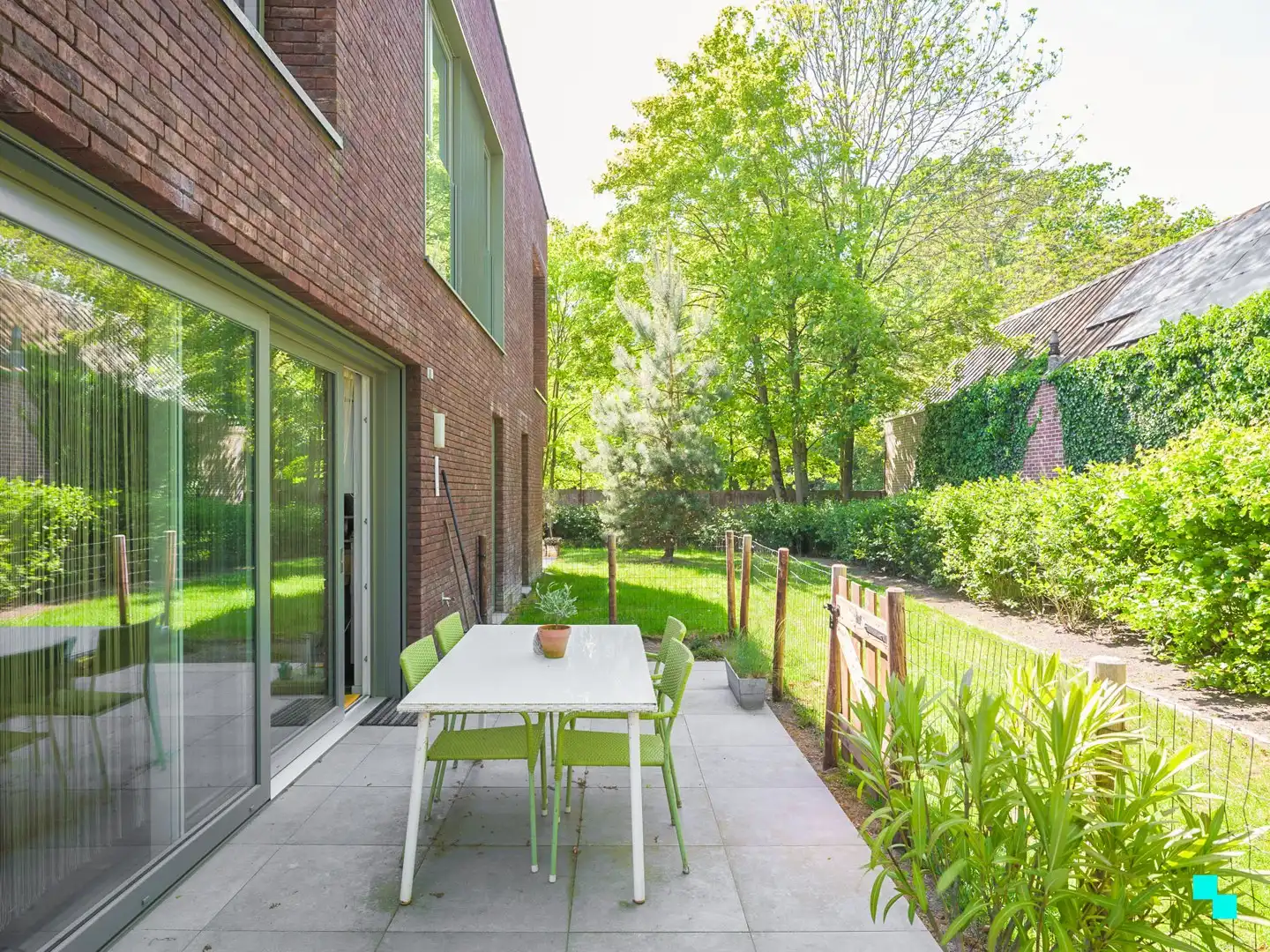 Gelijkvloers appartement omgeven door groen aan de Sint-Denijskerk foto 19