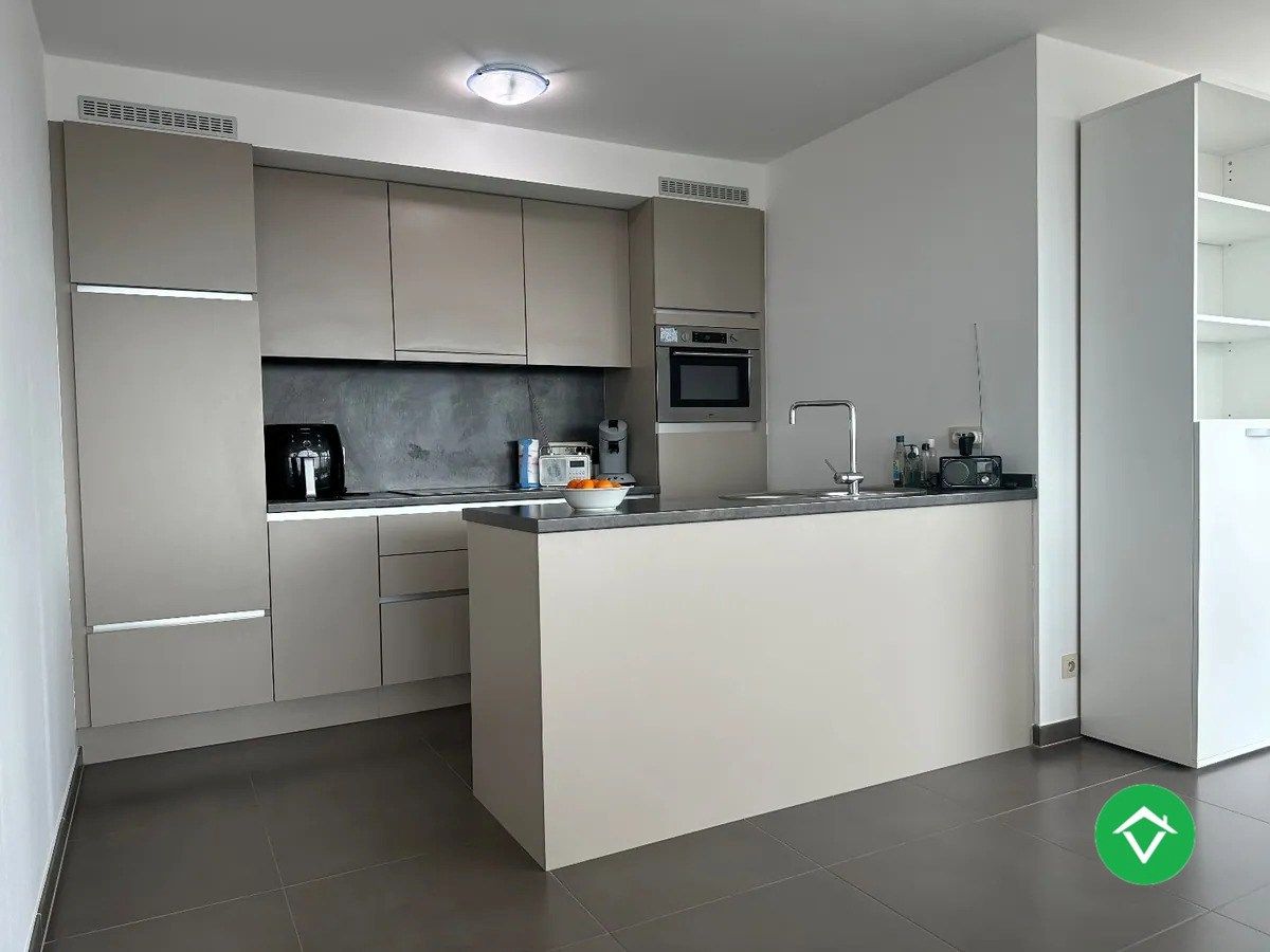 Appartement met 2 slaapkamers en ruim terras te Oostende foto 5