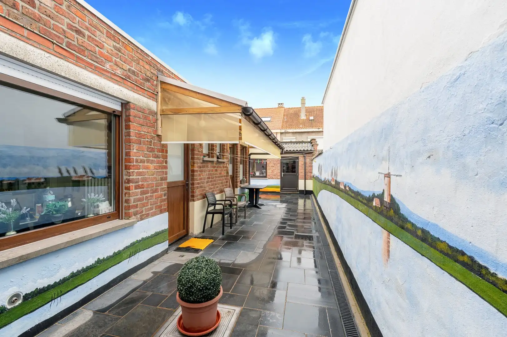 Zongerichte woning nabij zee en strand foto 2