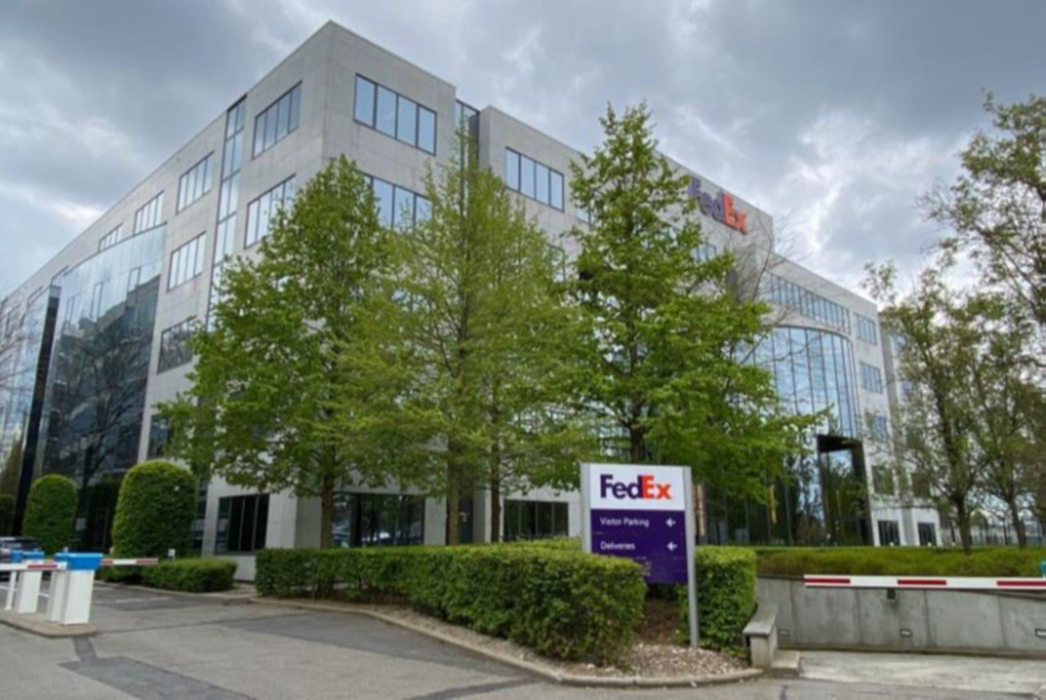 Polyvalente ruimte van 521m²  te huur foto {{pictureIndex}}