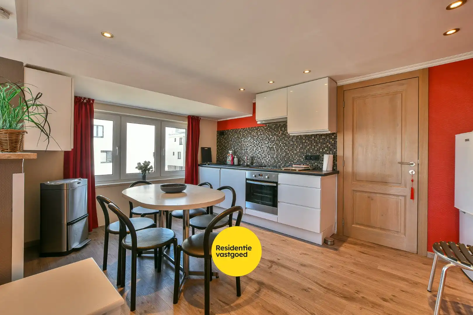 Ruime woning op toplocatie - vlakbij centrum, strand & zee!  foto 2