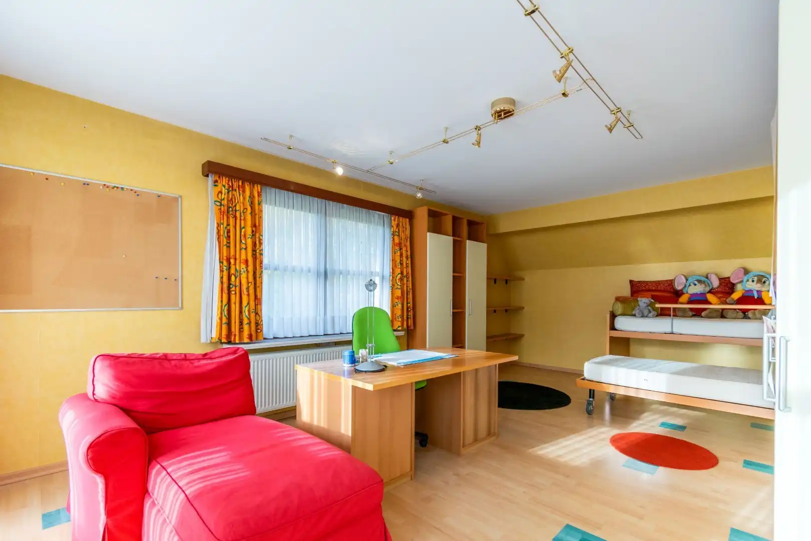 RUIME VILLA MET 6 SLAAPKAMERS OP PERCEEL 20ARE! foto 14