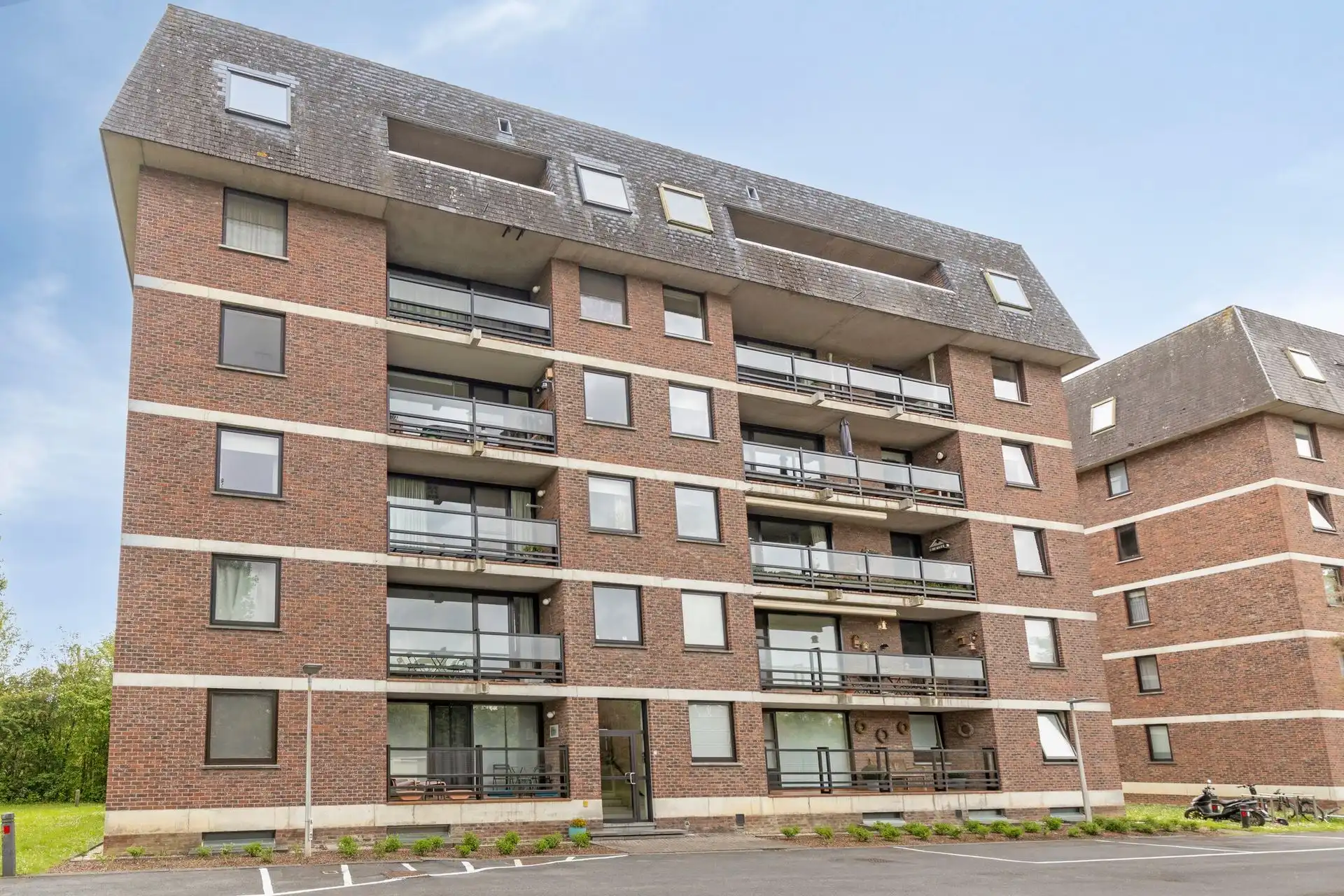 Zeer groot dubbel appartement, schitterend uitzicht vanaf twee terrassen, 2 kelders, 2 afgesloten garages... foto 5