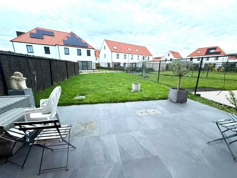 Recente, instapklare woning met 3 ruime slaapkamers en garage foto 22