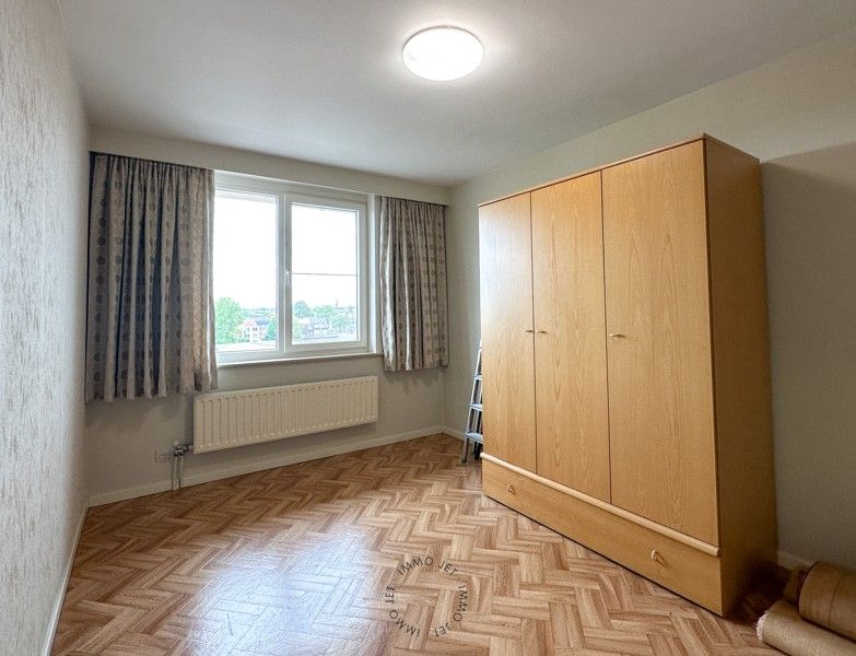 Instapklaar appartement met twee slaapkamers, terras en optionele garagebox in Sint-Niklaas foto 10