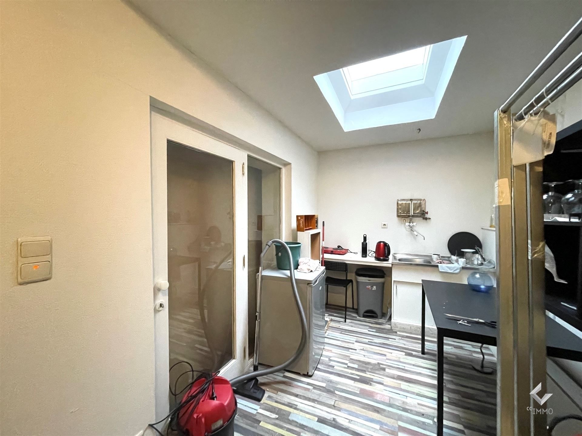 Handelspand ca. 90m² op de Leopoldstraat! foto 7