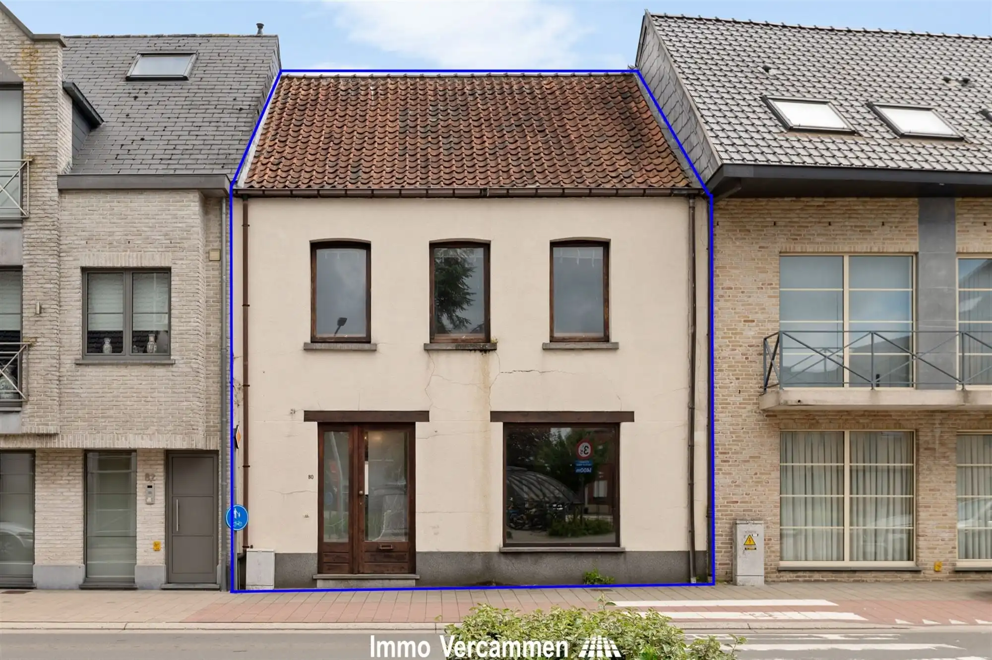 Te moderniseren woning met 3 slpks te Putte foto {{pictureIndex}}