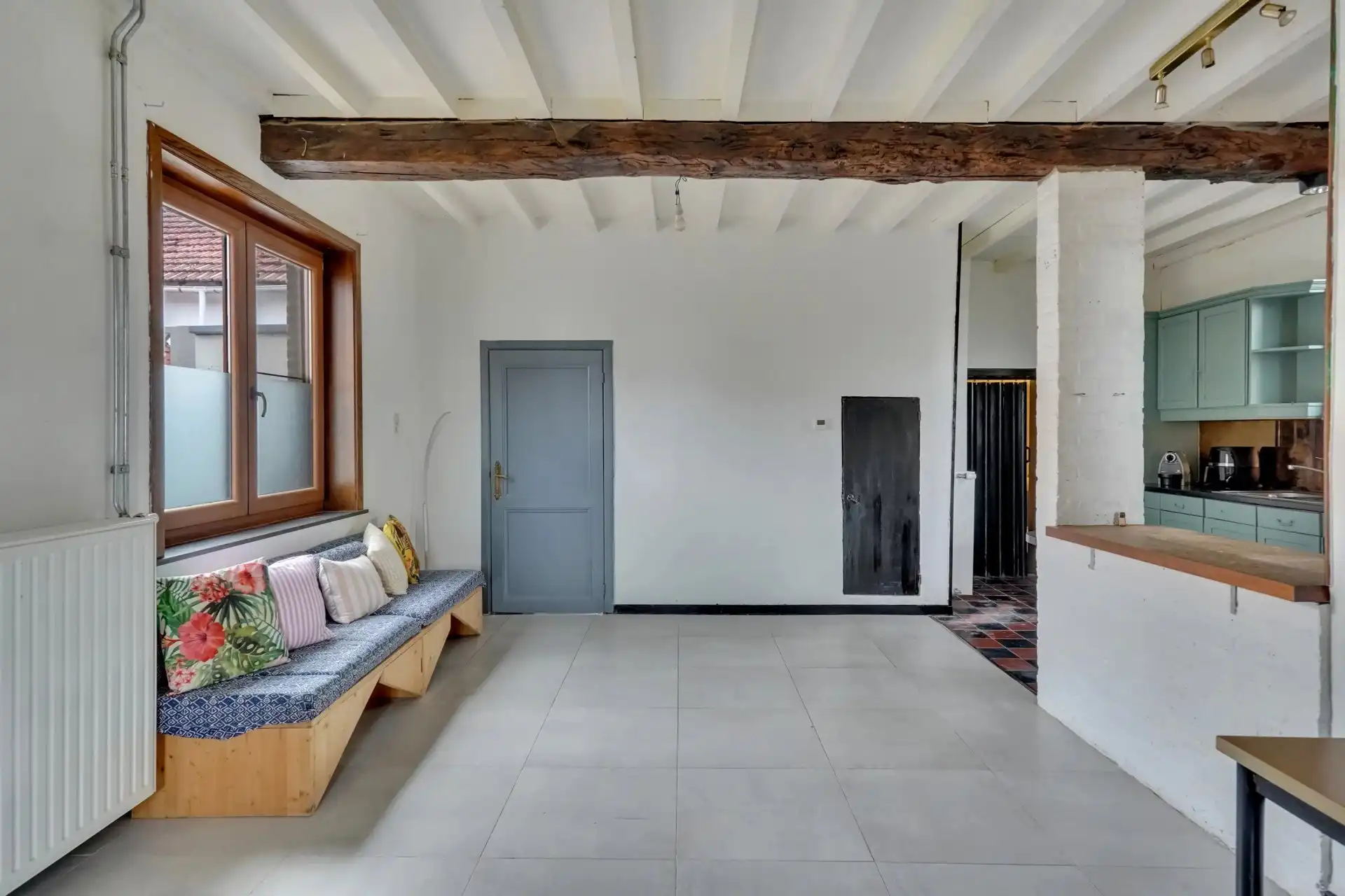 Knusse woning met bijgebouw foto 11
