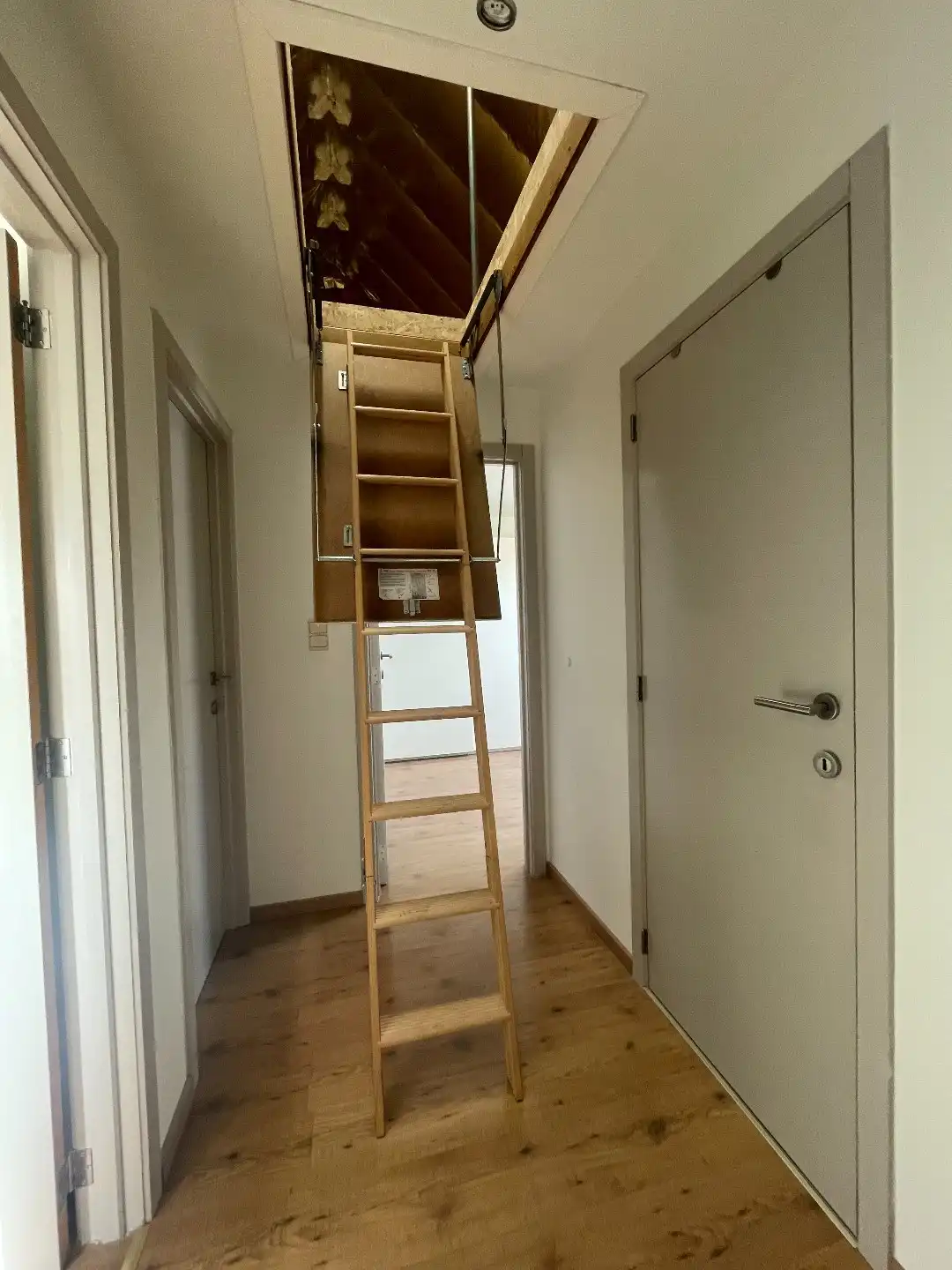 Verzorgde bel-etagewoning met 3 slpk, terras, patio  en garage nabij het centrum van As. foto 37