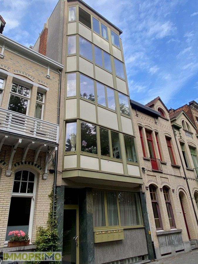 Zeer mooi en ruim appartement in authentieke stijl, vlak bij het Boelaarpark foto 9