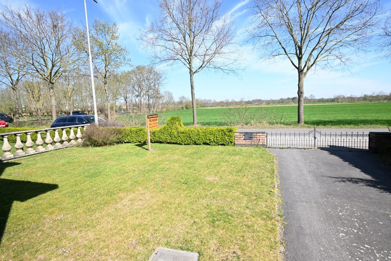 Halfopen bebouwing met garage en tuin foto 2