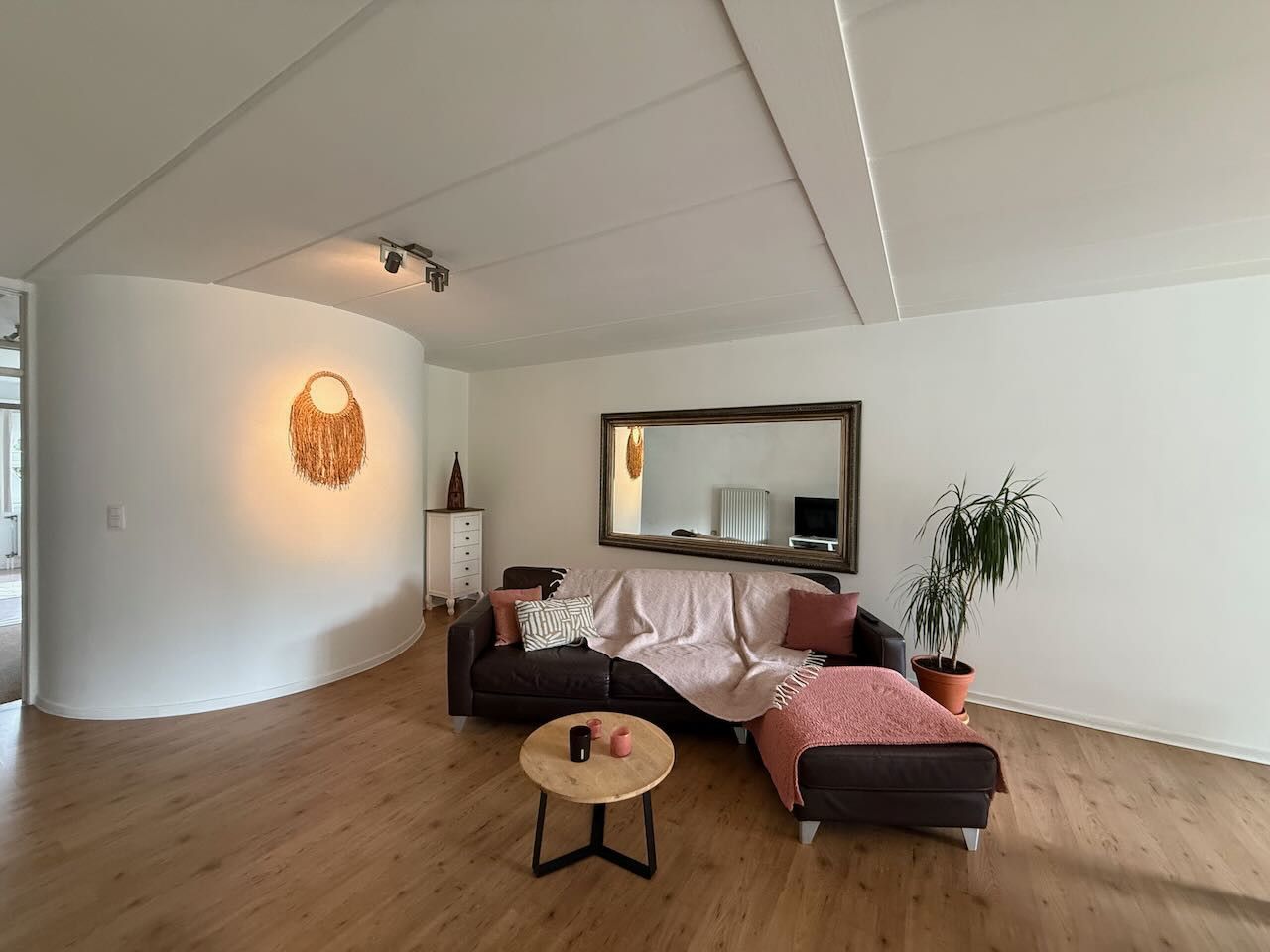 Rustig gelegen appartement met terras en garage foto 3