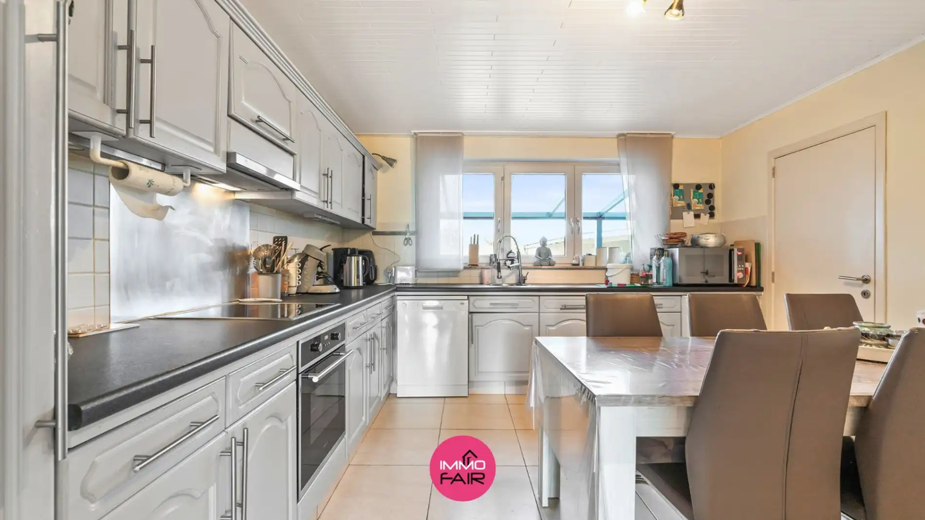 Ruime gezinswoning op geliefde locatie! foto 6