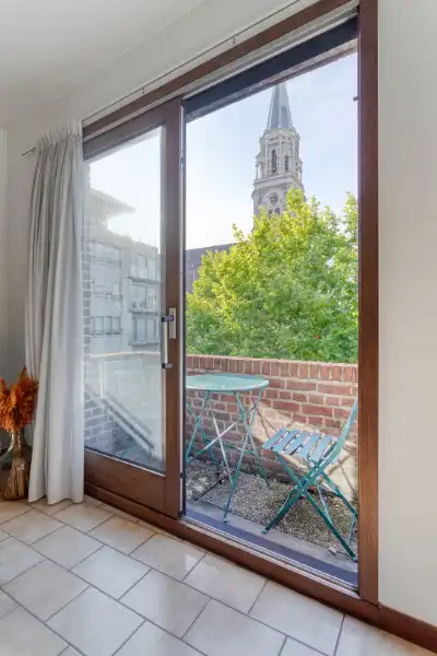 Roeselare- lichtrijk 2-slaapkamerappartement op toplocatie. foto 6