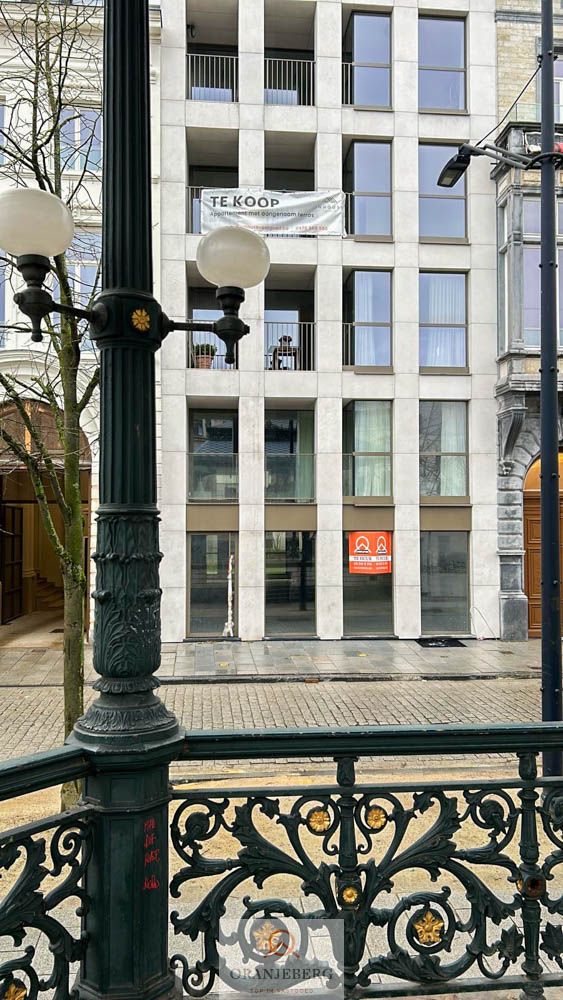 160m² netto casco handelsruimte of kantoren te huur aan de Kiosk op de Kouter foto 4