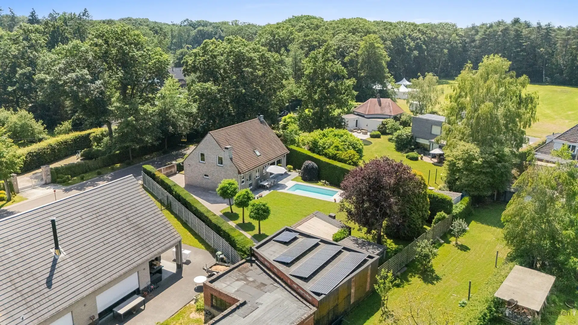 instapklare villa met zwembad foto 15
