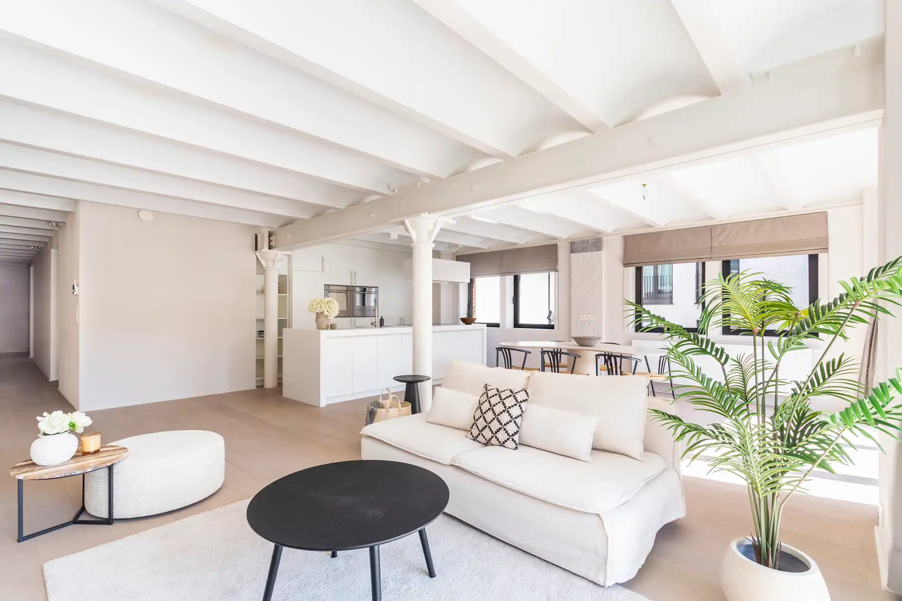 Lichtrijke loft met ruim terras, nabij het Eilandje foto 12