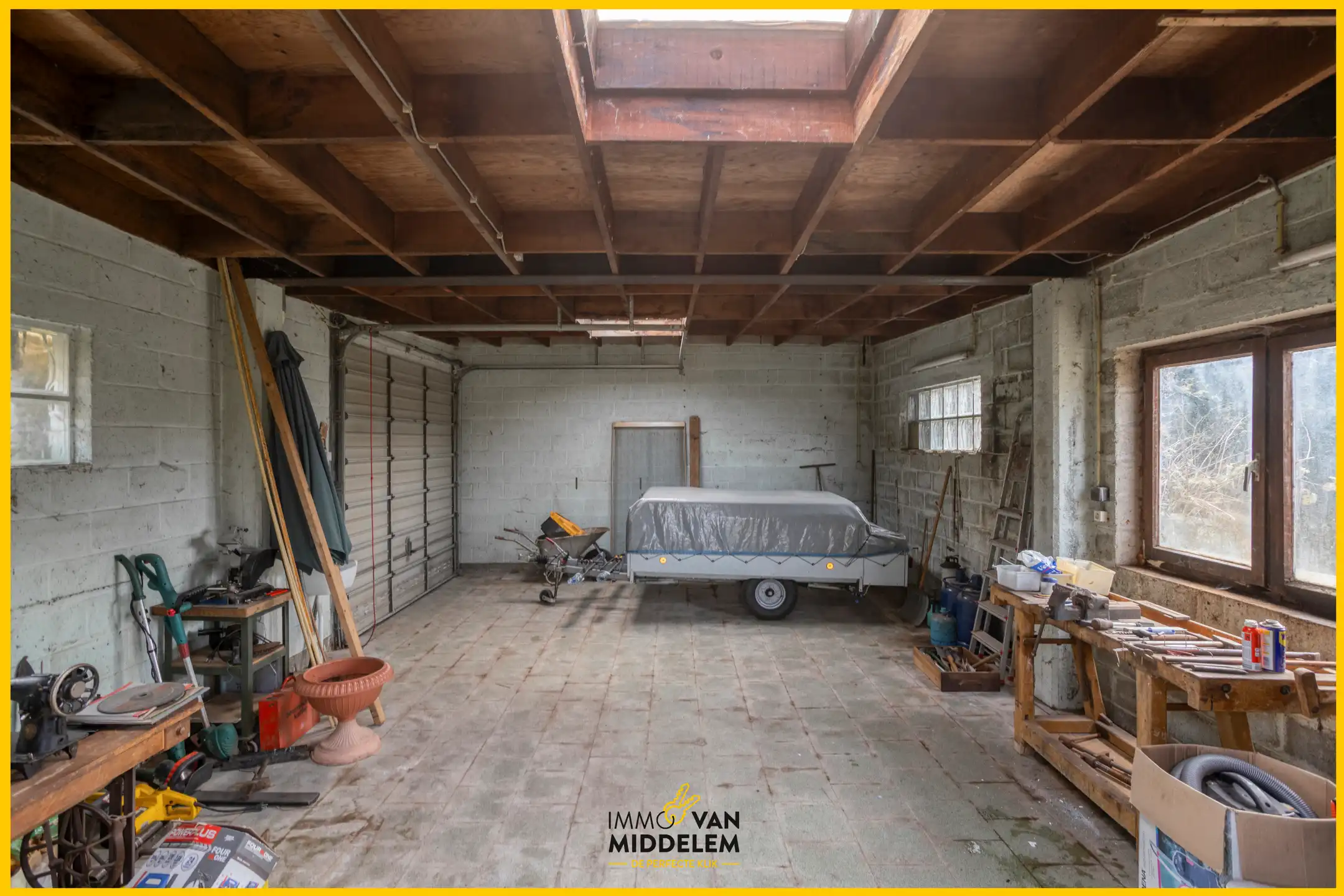 DEELS TE RENOVEREN WONING MET 4 SLPK, TERRAS, TUIN EN GARAGE foto 21