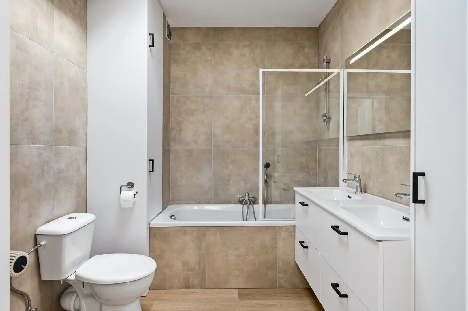 Stijlvol duplex appartement met 2 slaapkamers en garagebox foto 10