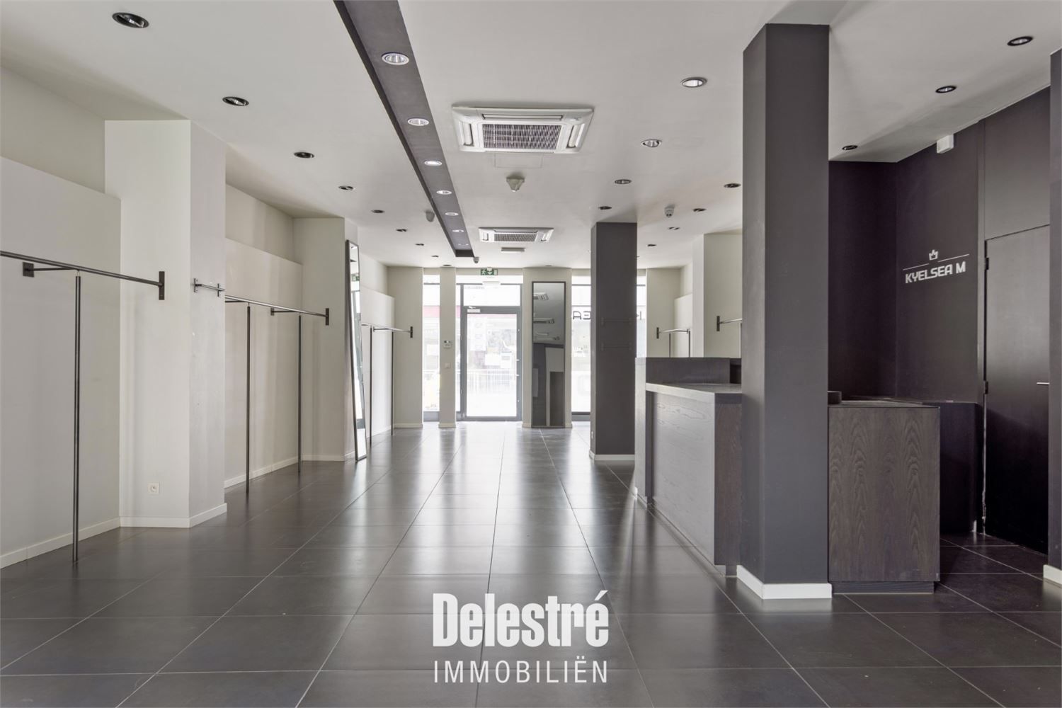 MODERN INSTAPKLAAR COMMERCIEEL GELIJKVLOERS BEVERSTRAAT foto 5