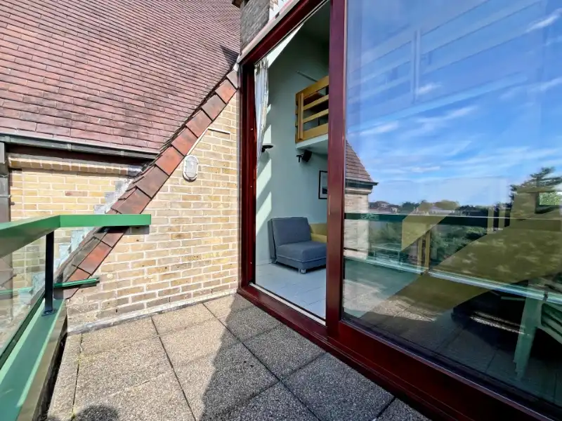 ZONNIG DUPLEX-APPARTEMENT MET RUIM TERRAS EN 3 SLAAPKAMERS + 1 SLAAPHOEK foto 6