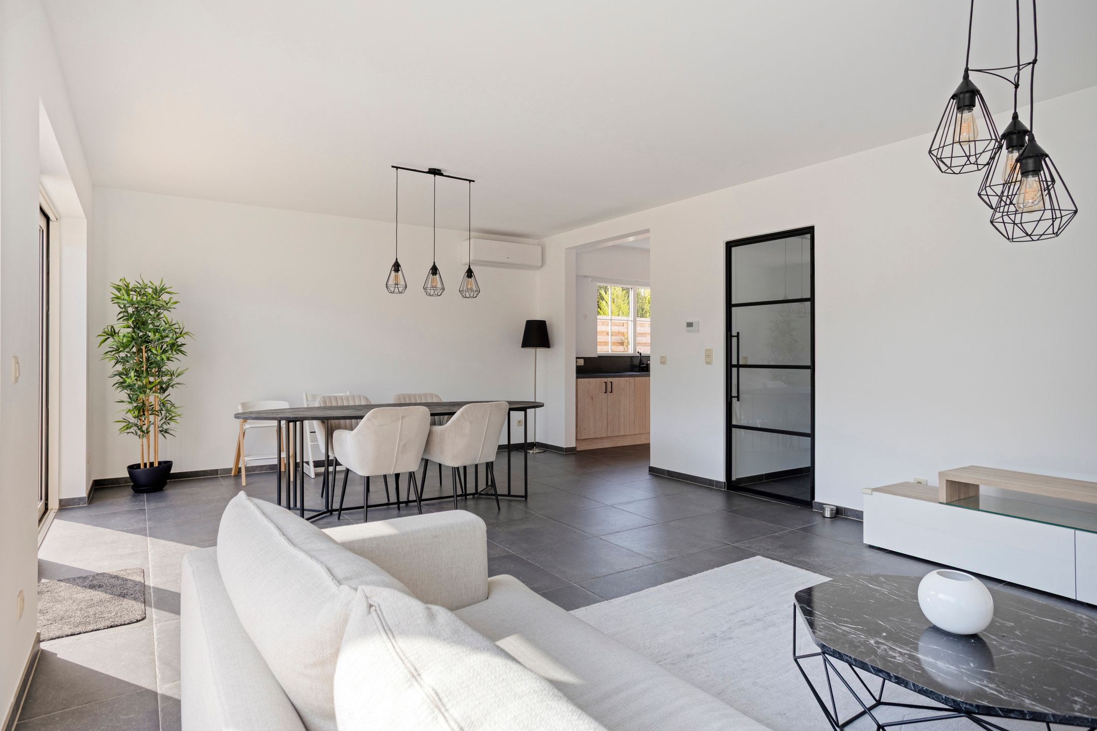 BEN woning met 4 slaapkamers, tuin & garage op toplocatie foto 4