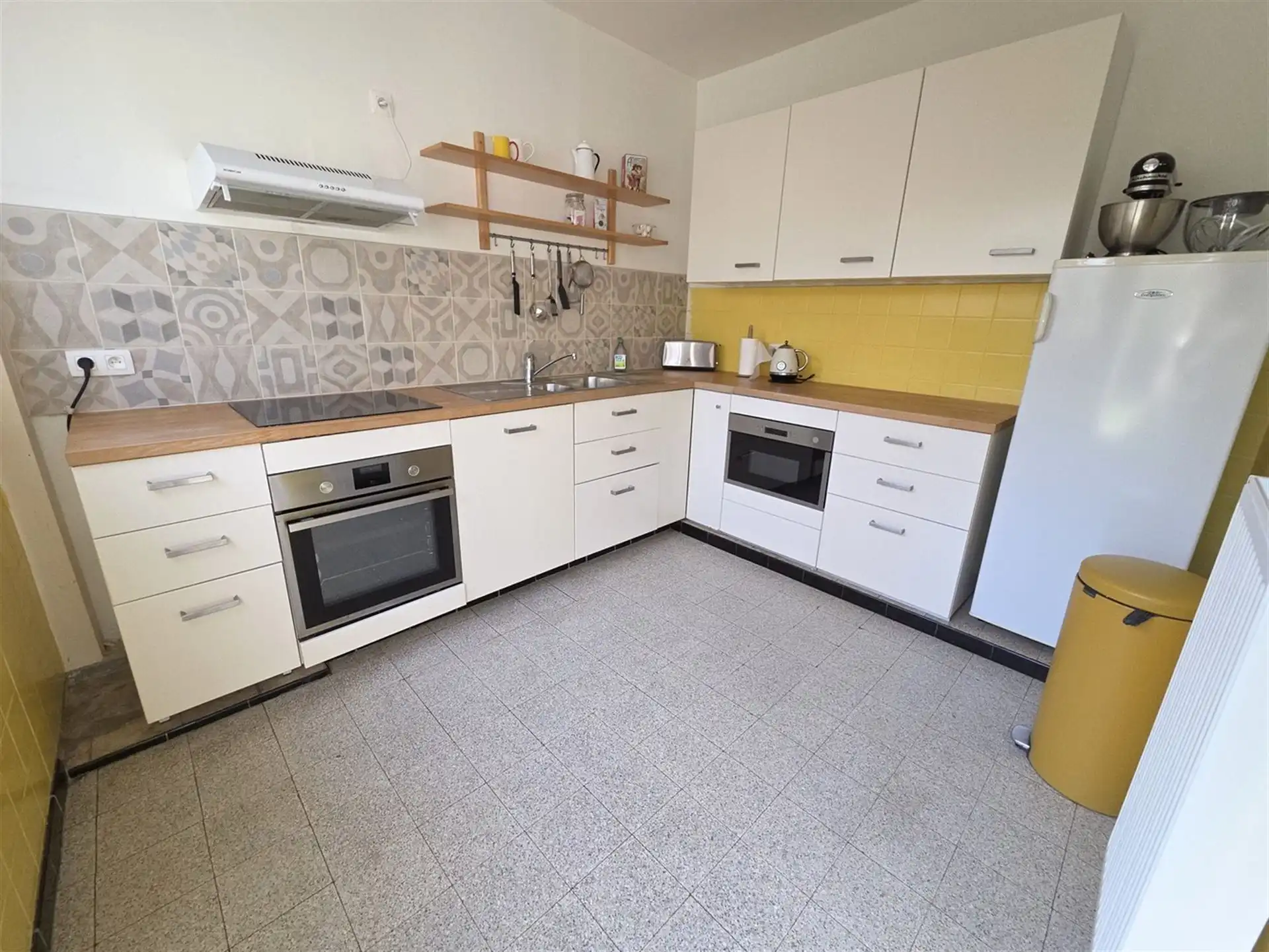 Zeer rustig gelegen woning in Mariaburg, gerenoveerd en voorzien van 3 slaapkamers en ruime garage aanbouw foto 4