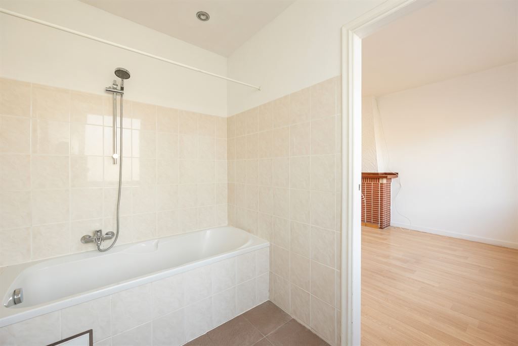 Super centraal, instapklaar appartement met terras foto 3