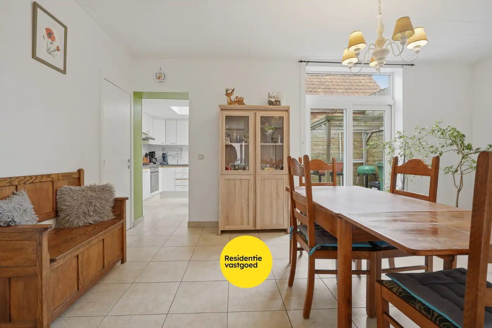 Hoofdfoto van de publicatie: Instapklare woning in hartje Diksmuide, met zicht op het stadspark!