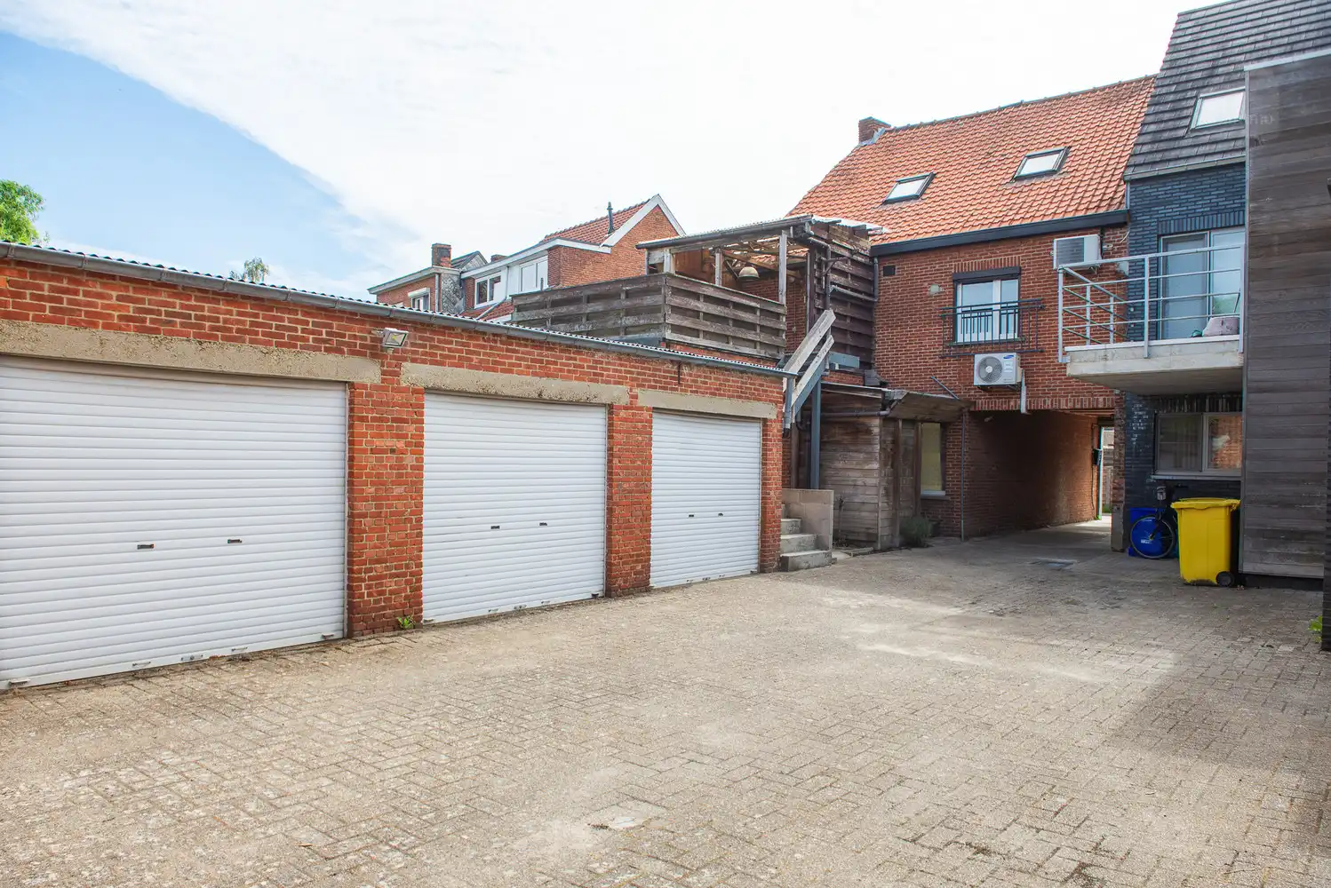 Woning met 3 slaapkamers en 4 garages in het centrum van Meerhout foto 25
