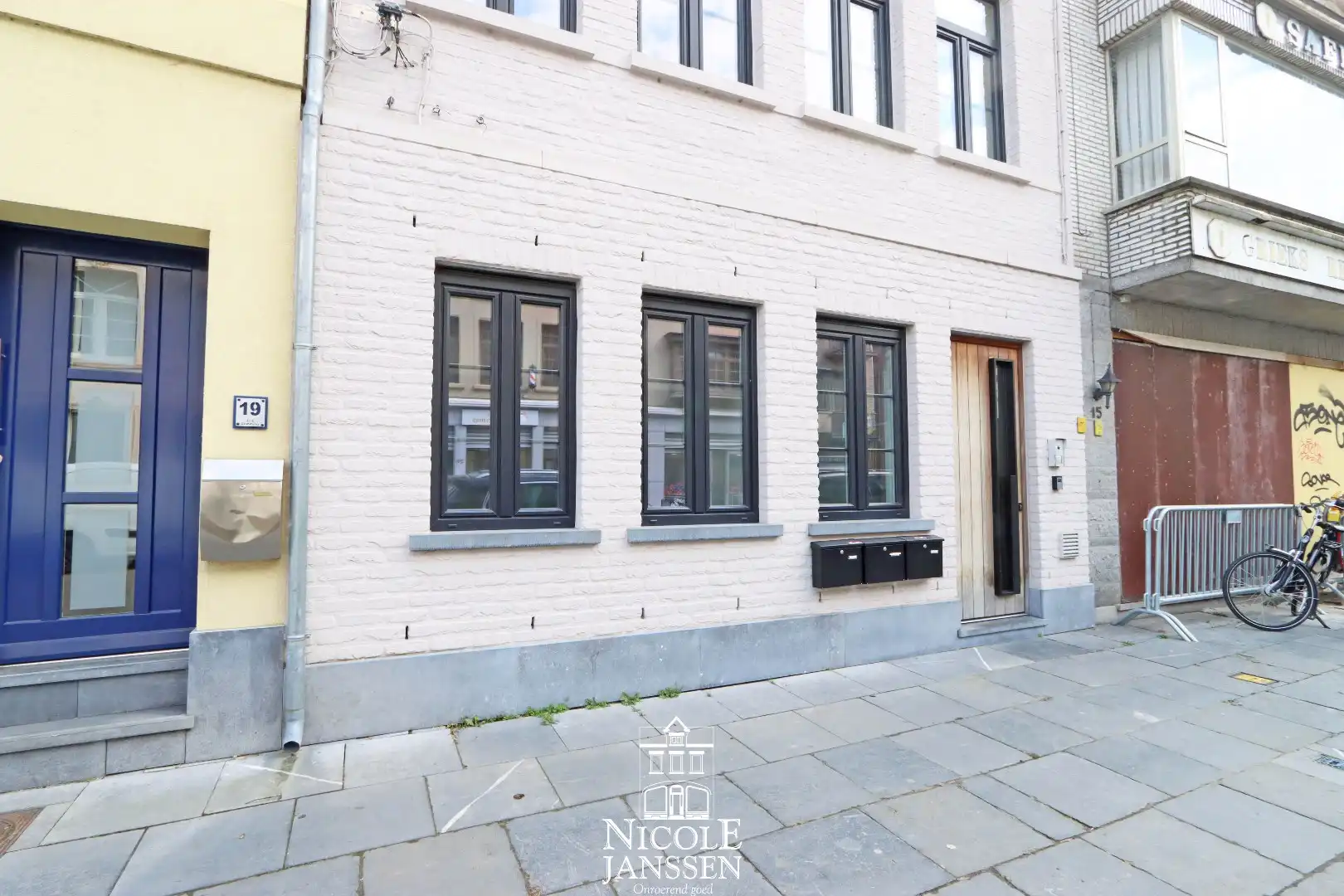 Mooi, gelijkvloers appartement met terras en tuin foto 17