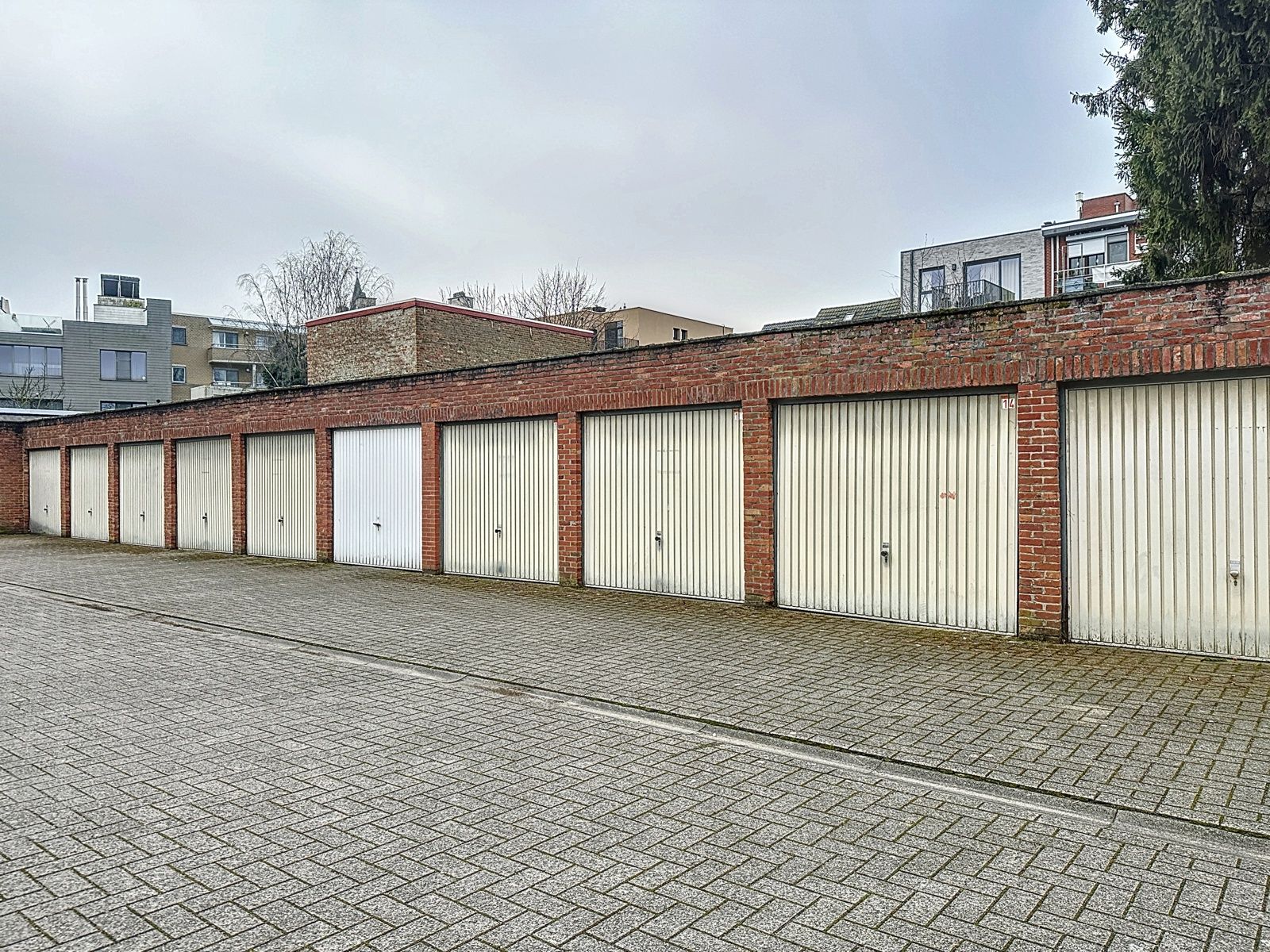 Laatste drie beschikbare garageboxen foto 6