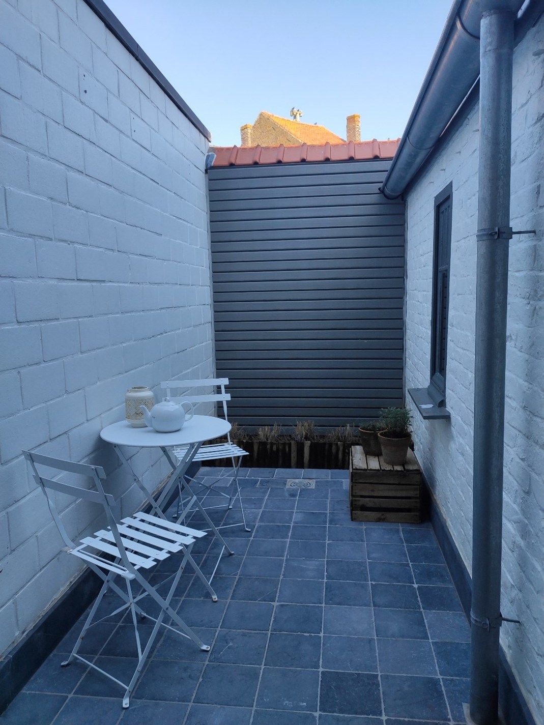 Vernieuwde centraal gelegen woning met 3 slpk + koer.  foto 12