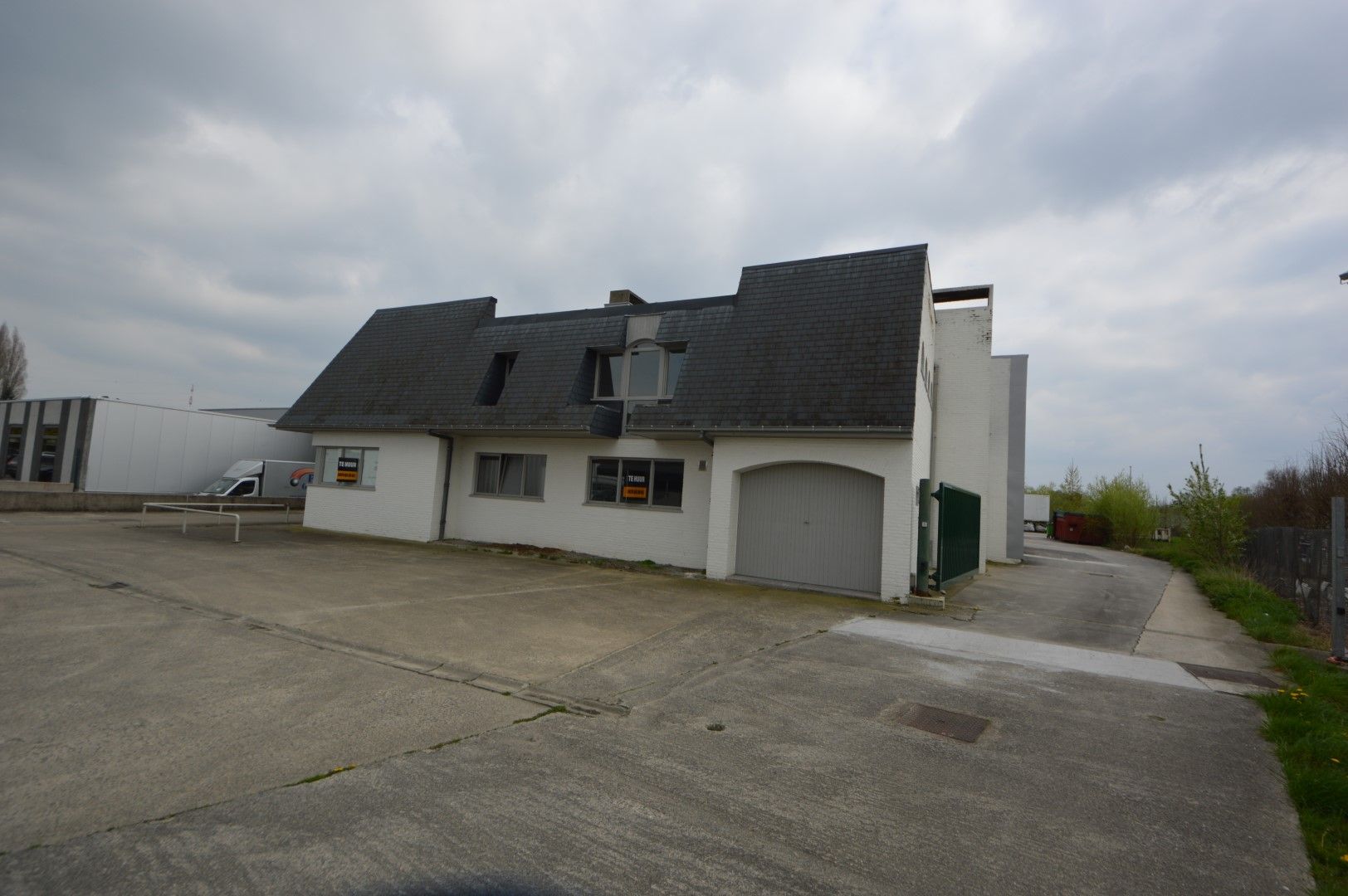 Magazijn van 470 m² in Erembodegem – onmiddellijk beschikbaar! foto 5