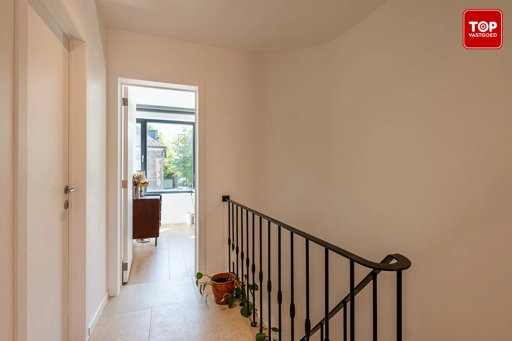 Totaal gerenoveerde woning (2021) met 4 slaapkamers. foto 21