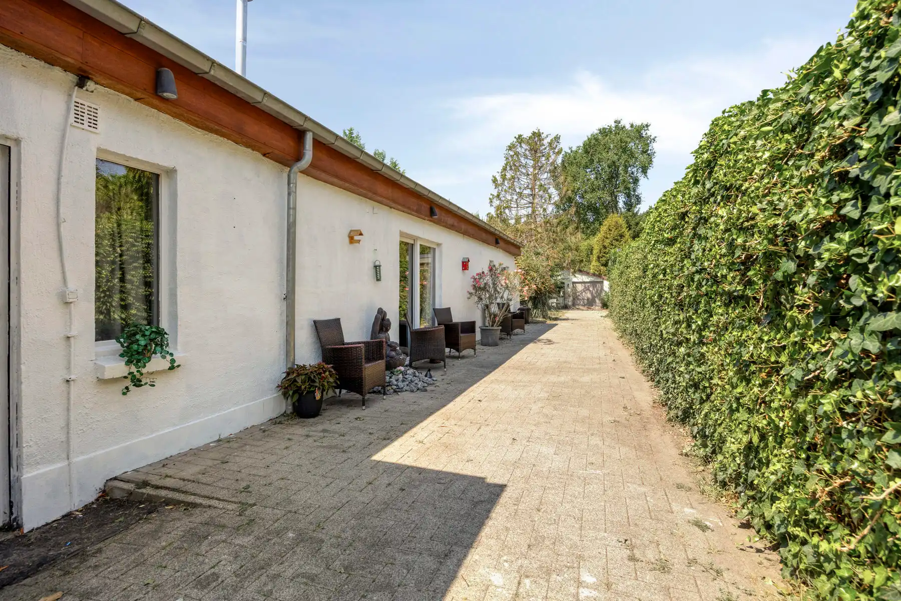 Veelzijdige halfopen bebouwing met woonstudio in de tuin foto 21