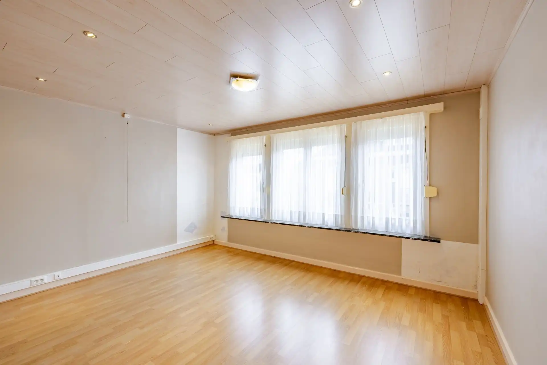 Leuke rijwoning in doodlopende straat in Wetteren foto 14