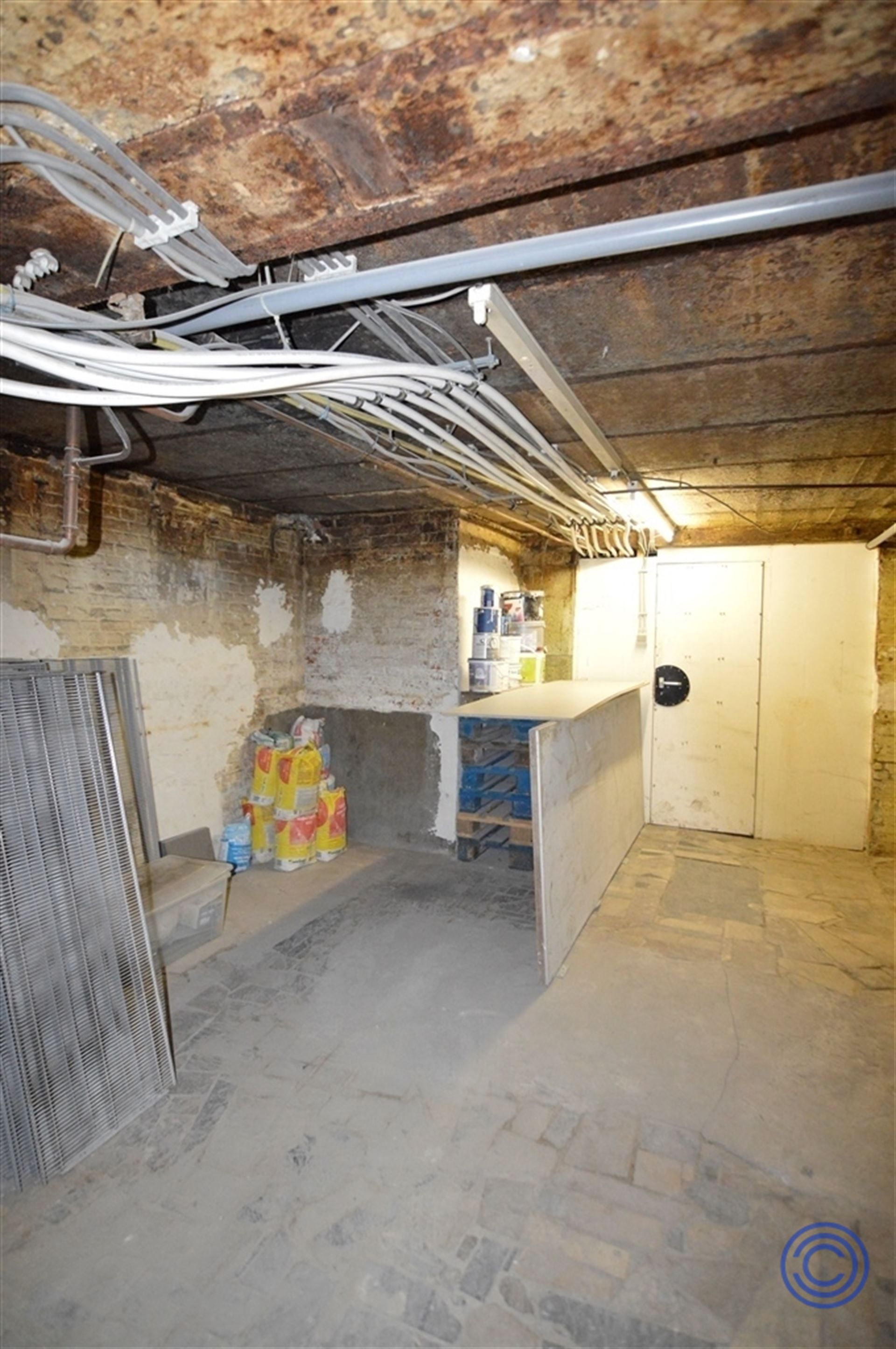 Handelspand ca. 145m² met hoge plafonds op AAA-locatie! foto 12