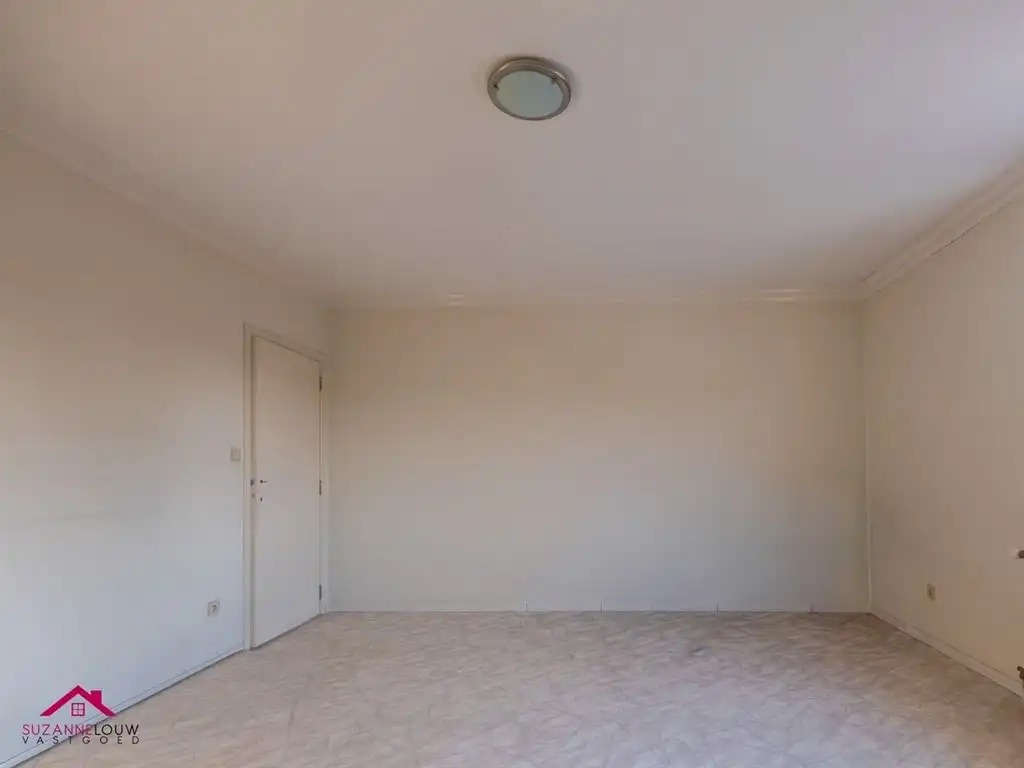 Zeer ruim appartement met 3 slaapkamers foto 17