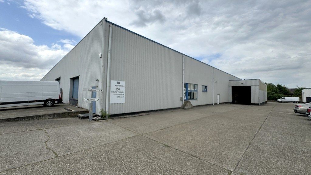 Loods met kantoor te huur nabij E313 in Wommelgem foto 13