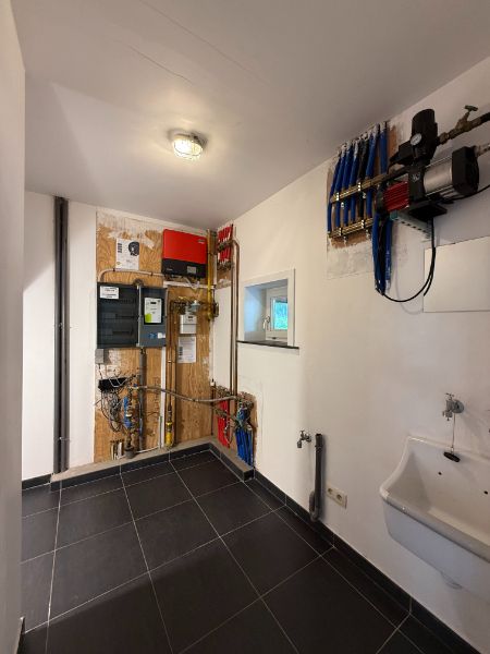 Rustig gelegen woning met mooie tuin en carport foto 16
