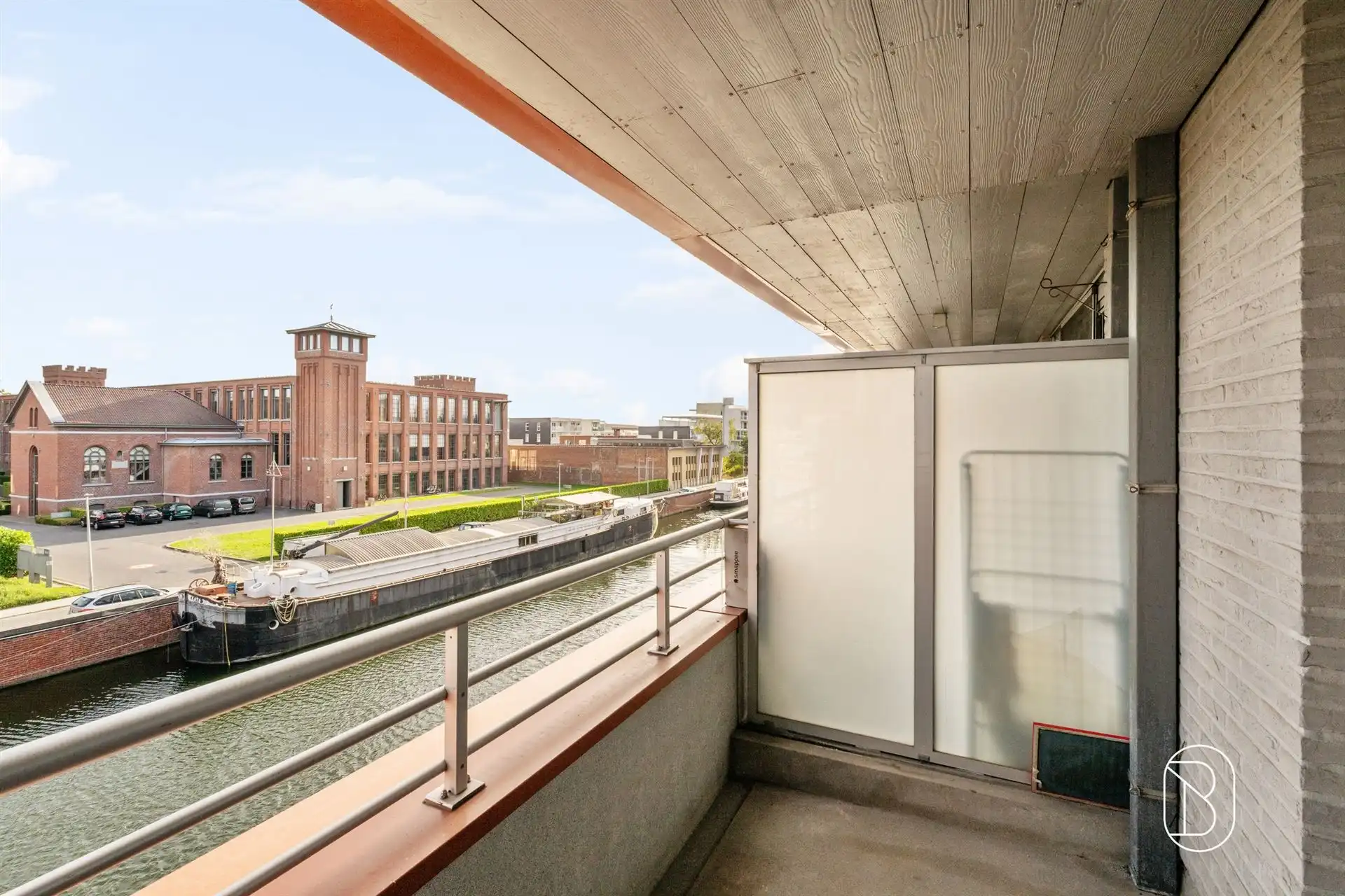 Appartement met 2 slk en terras met uitzicht op het water! foto 2