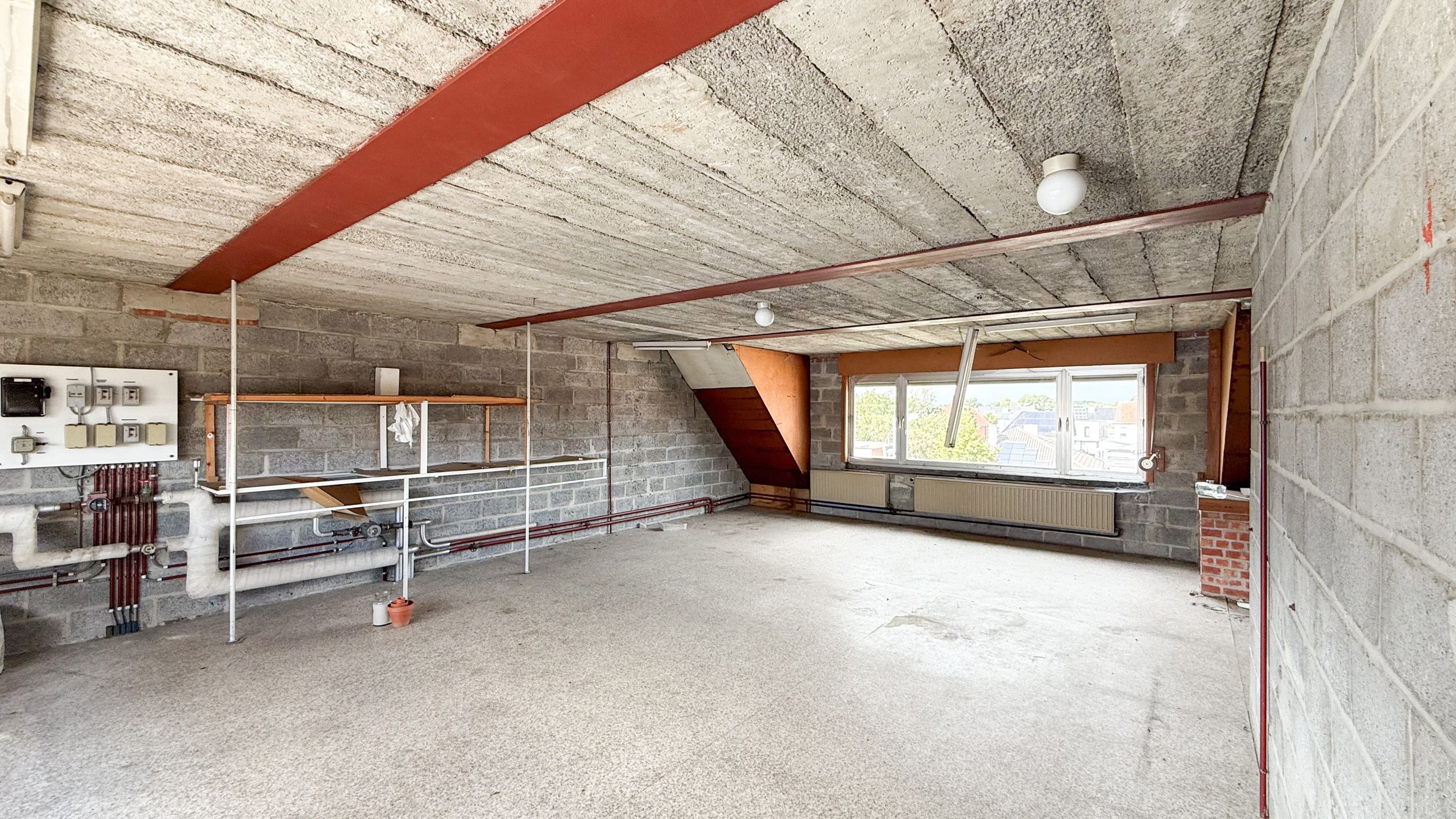 Ruwbouw woning om af te werken met opslagruimte in Heusden! foto 22