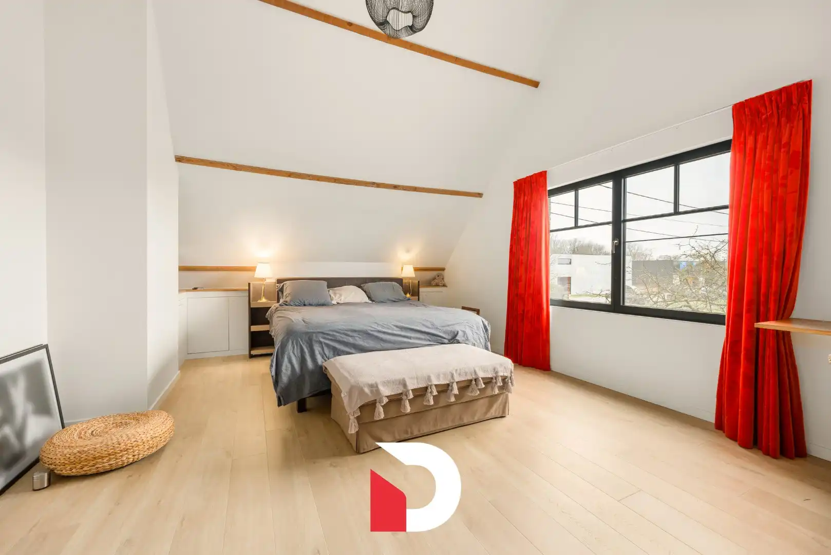 Ruime en volledig instapklare halfopen woning met praktijk op 960 m² grond foto 17