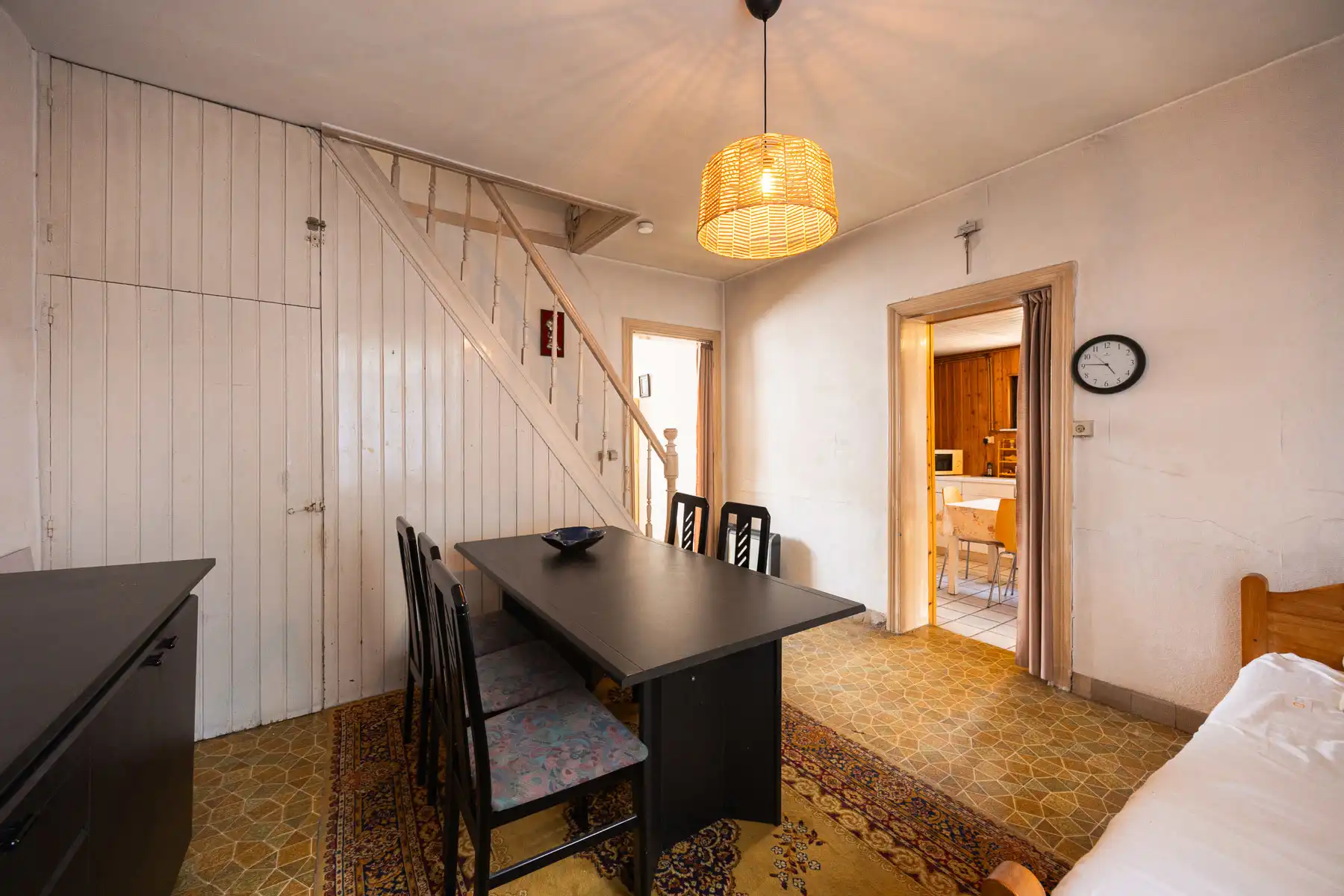 Charmante te renoveren halfopen woning met veel potentieel foto 8