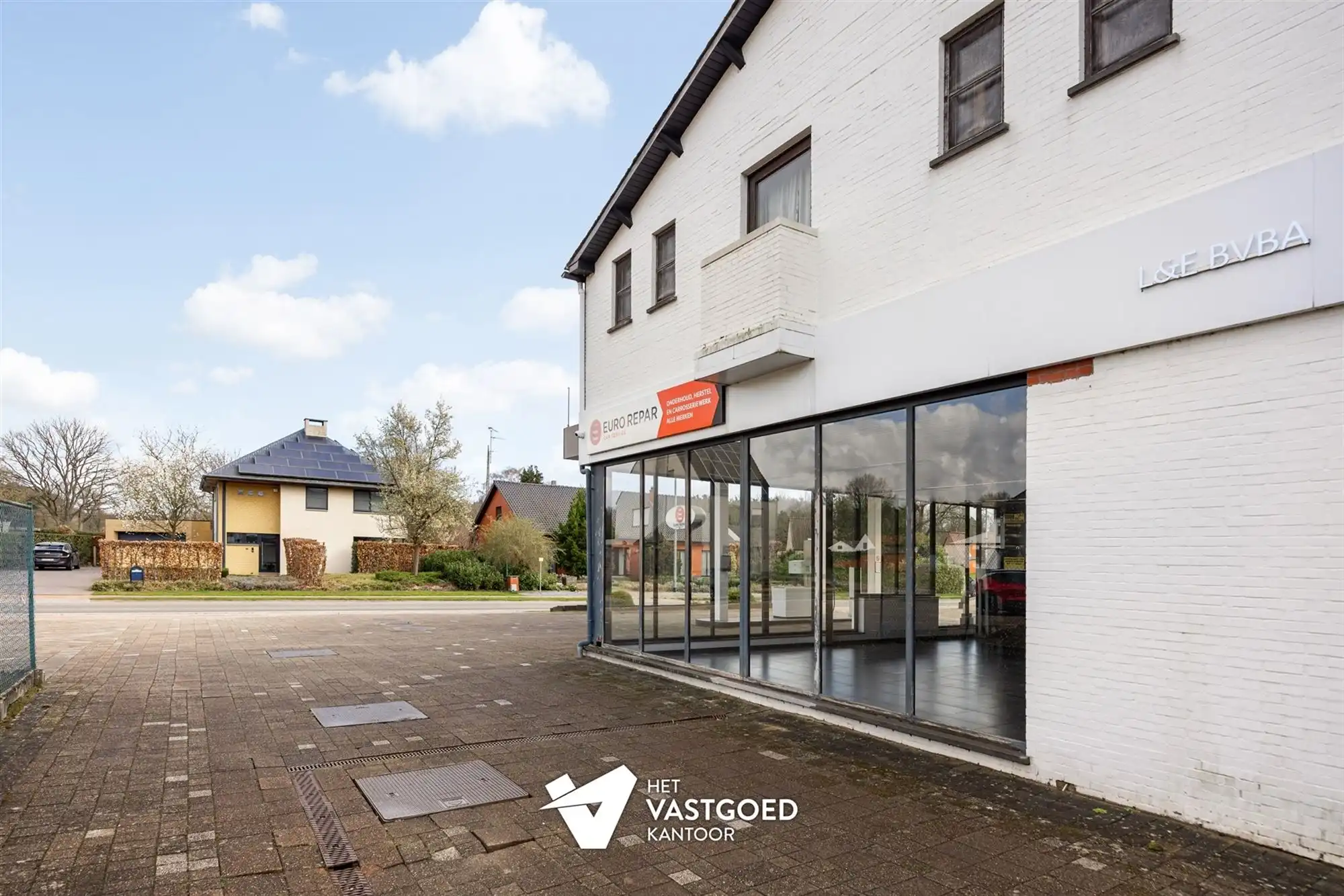 OVER TE NEMEN GARAGE (800M²) EN TANKSTATION GELEGEN OP EEN PERCEEL VAN 2727M² TE HAM foto 9